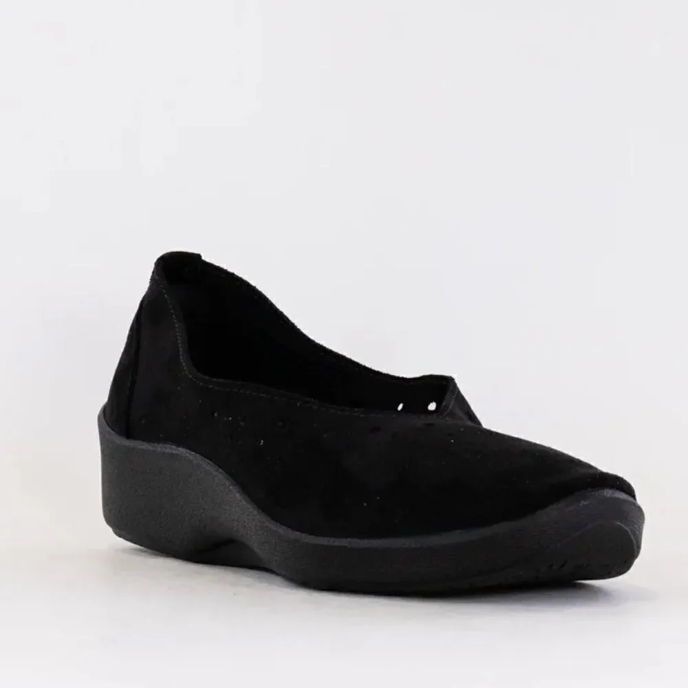 ARCOPEDICO Women’s Cezanne H07/4366 in Black in the Size 40/9 US Size